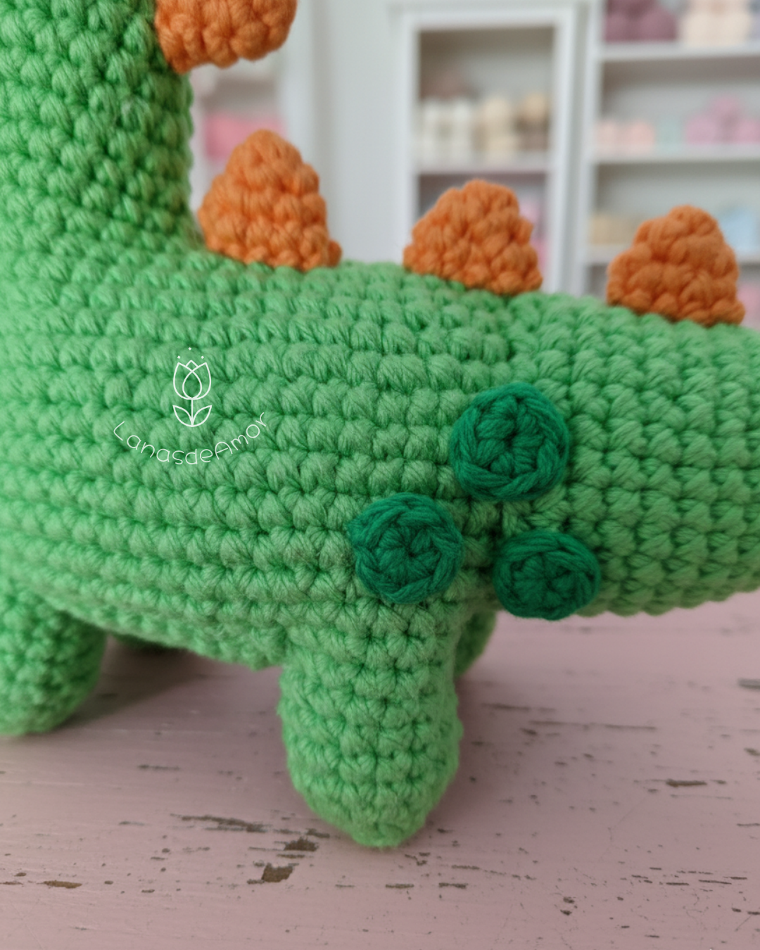 Estegosaurio "Pequeño Gigante"